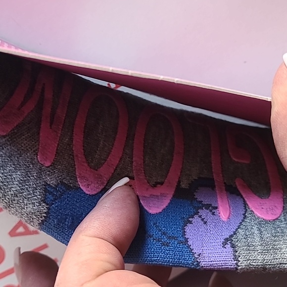 Disney EEYORE tread socks - Picture 4 of 5